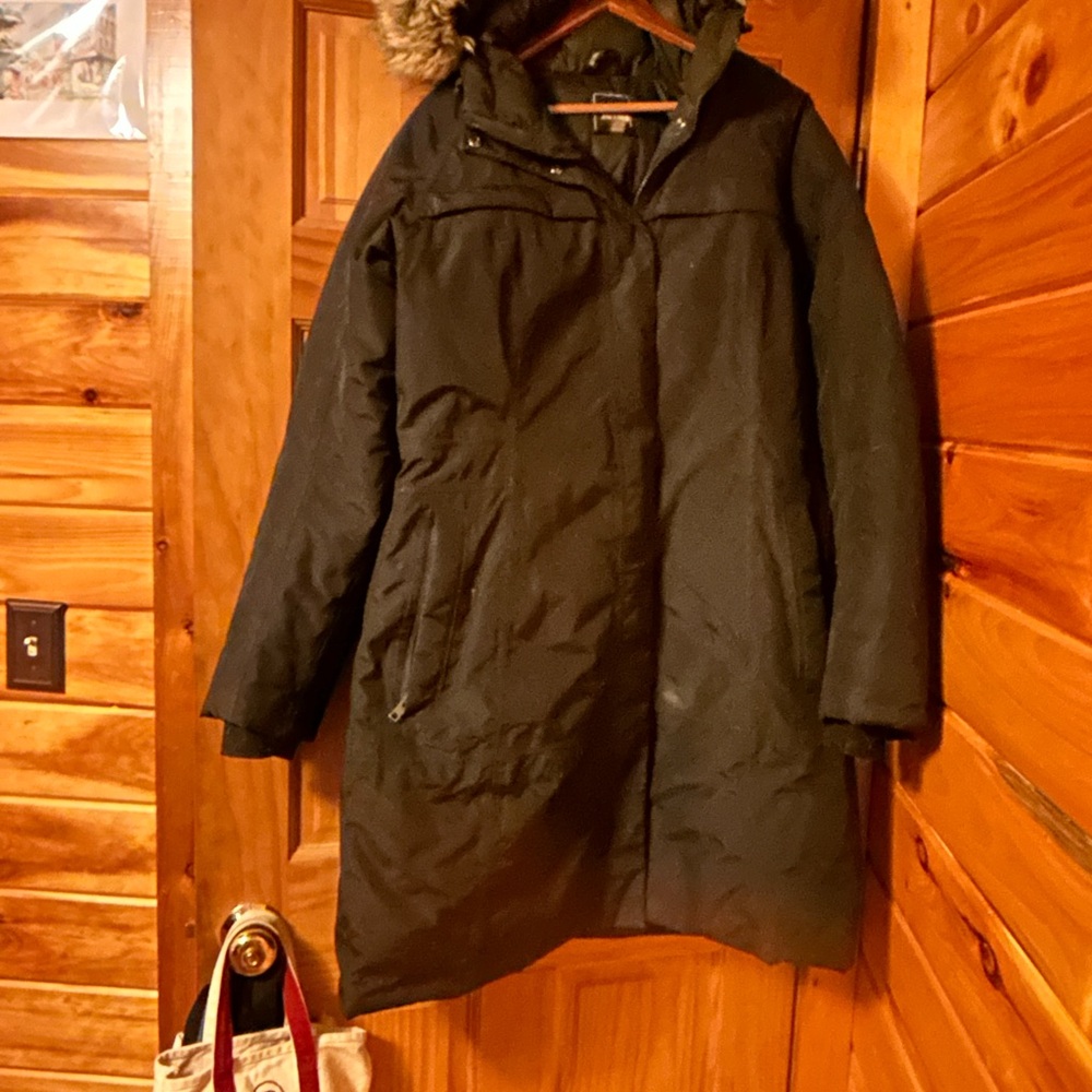 The North Face Women's Black Puffer Coat